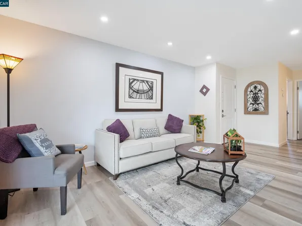 2418 Pleasant Hill Rd APT 5, Pleasant Hill, CA 94523