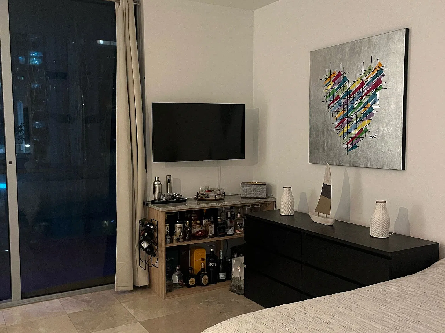 Studio, 650 sqft, $2,395 — Photo 4
