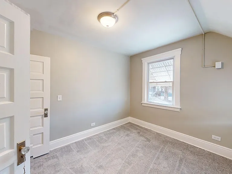 3065 W 105th St — Photo 32