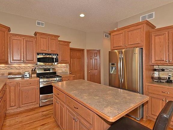 2nd image of 3073 Aaron Dr
