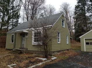 4173 Split Rock Rd, Camillus, NY 13031