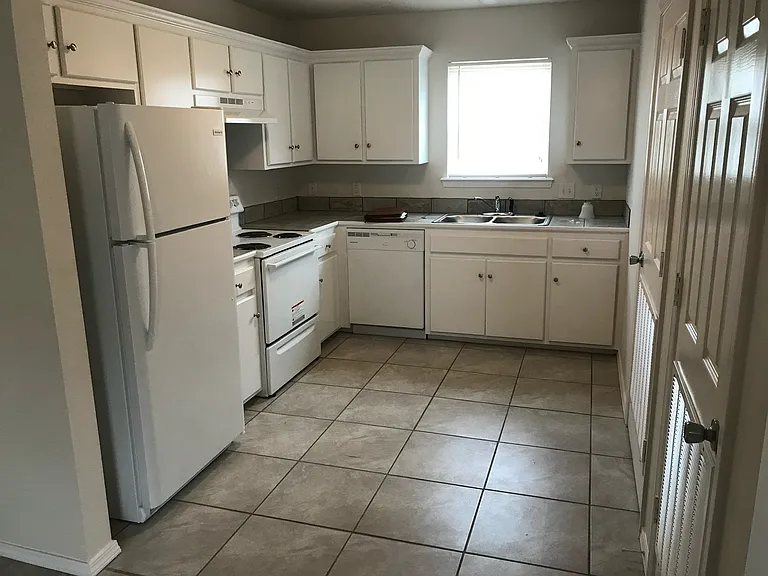 108 N Plum St #108A — Photo 7