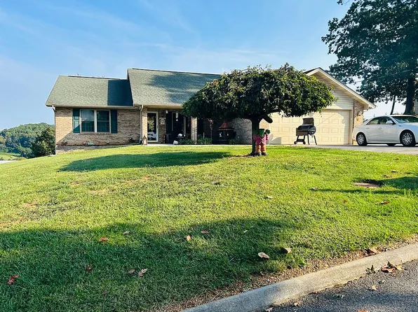 2943 Oak Top Ct, Kodak, TN 37764