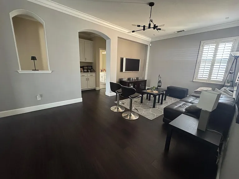 2202 Rosemount Ln — Photo 5