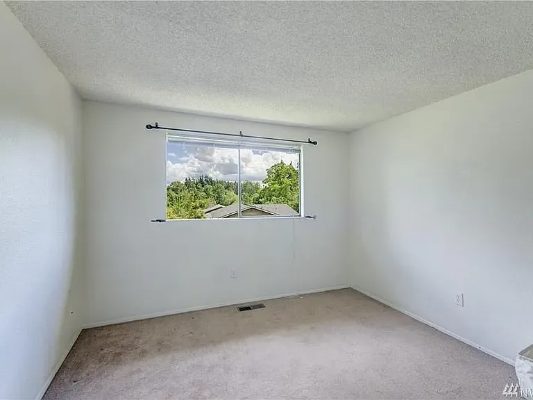 19018 68th Ave NE — Photo 1