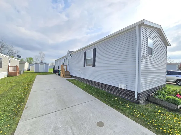 32782 N Susan Ln, New Haven, MI 48048