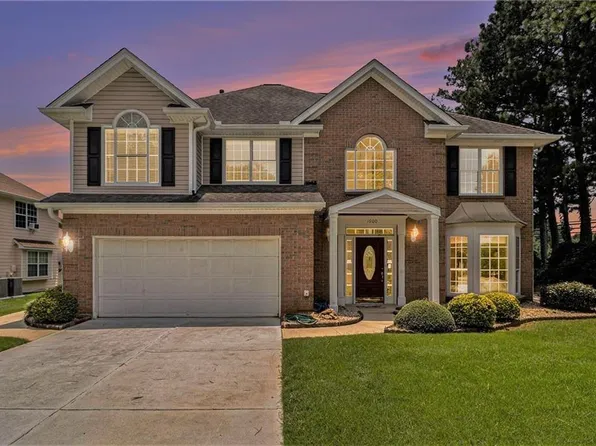 1900 Green Oak Cir, Lawrenceville, GA 30043