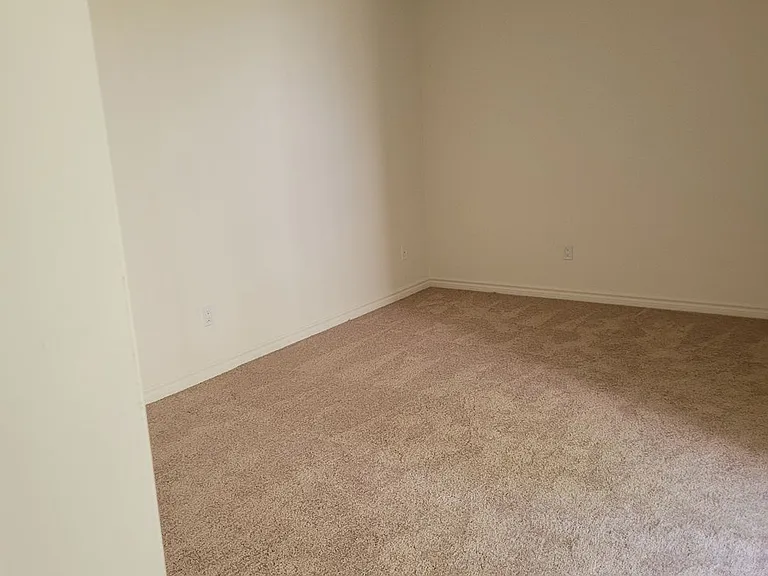 100 - Kimberly Apartments — Photo 44
