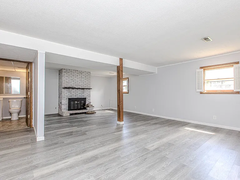 1408 Ridgeport Ave — Photo 13