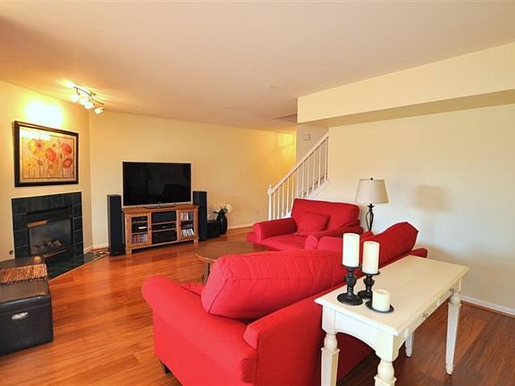 5th image of 2758 Barclay Way