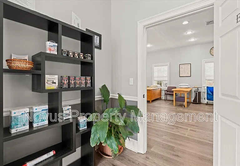 214 Maple St — Photo 16