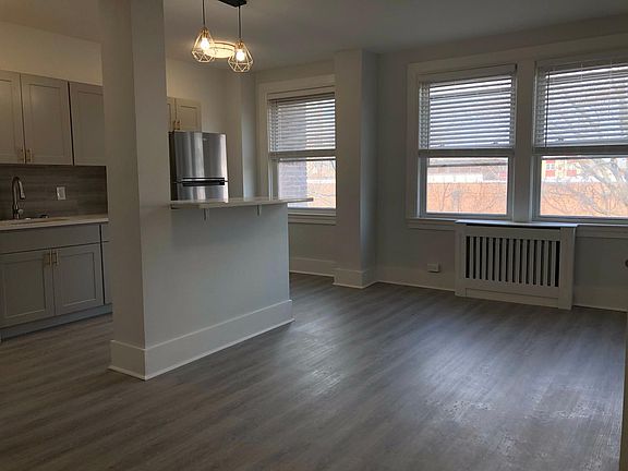 3rd image of 4245 Locust St #523