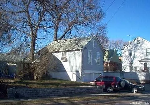 1 Birchwood Ave #COTTAGE