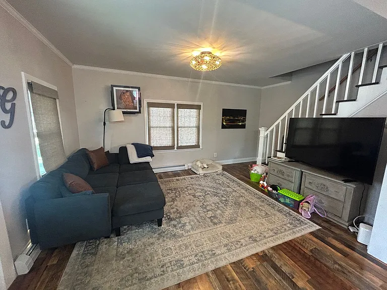 136 Aborn Ave — Photo 8