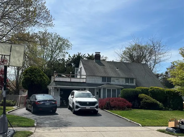 304 Acre Lane, Hicksville, NY 11801