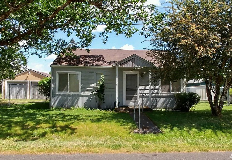 1st image of 17023 18th Ave E