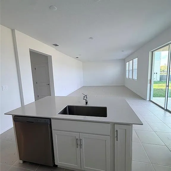 7436 Capstone Dr — Photo 4