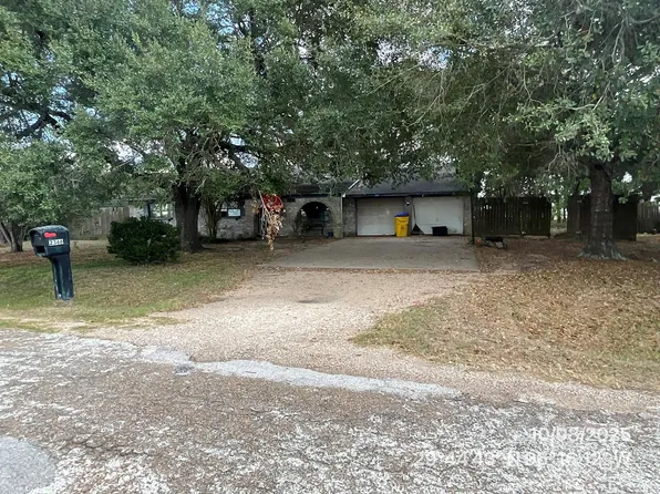 2366 Beckendorff Rd, Sealy, TX 77474