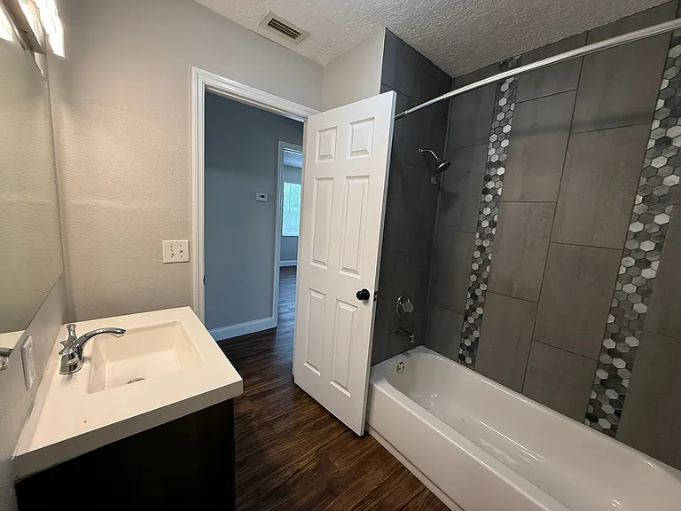 329 Albert St #8 — Photo 10