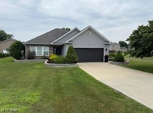 685 Millwood Dr, Geneva, OH 44041