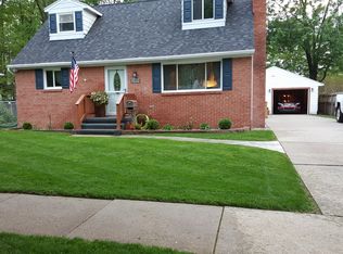 2910 S Deerfield Ave, Lansing, MI 48911