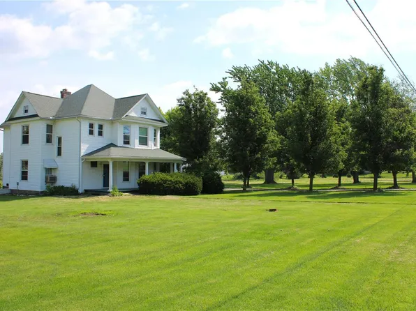 1103 E Main St, Perry, MO 63462