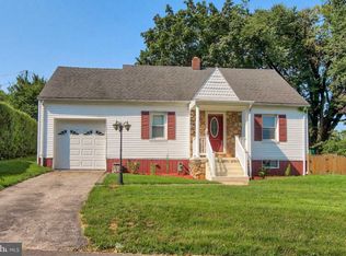 2 Ridgeway Dr, York, PA 17404