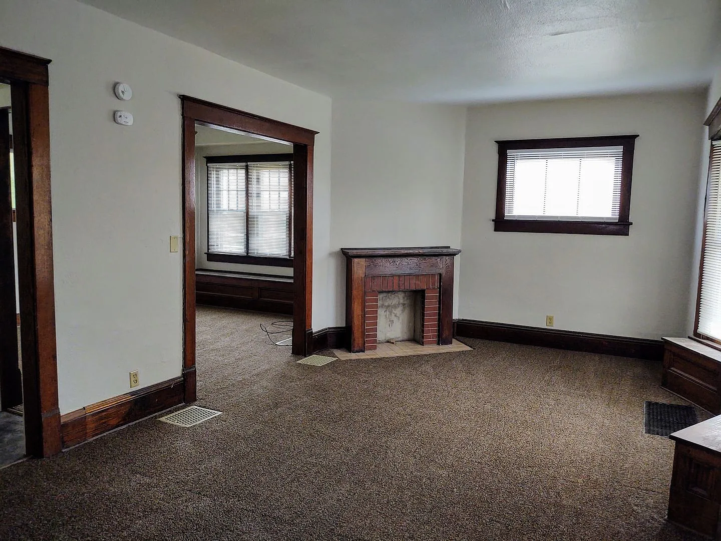 Three Bedroom House — Photo 3
