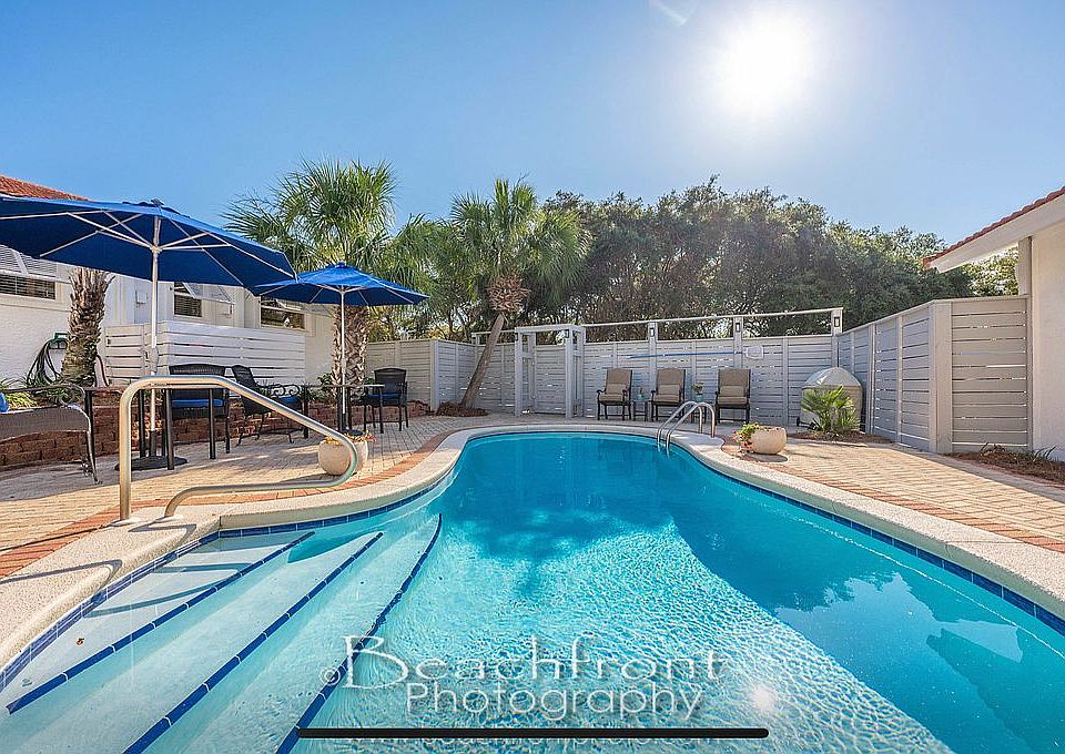 Private Pool, 3rd to beach