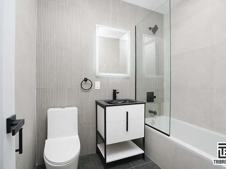 141 Meserole St #2B — Photo 7