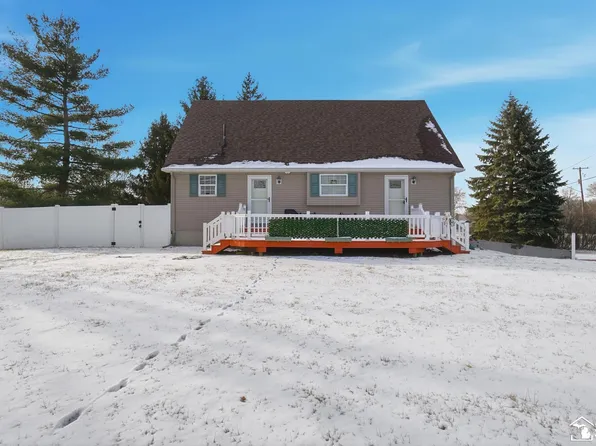 3325 Saint Anthony Rd, Temperance, MI 48182