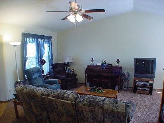 Note vaulted ceiling