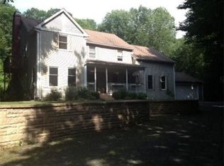 56 Woodland Way, Russell, MA 01071
