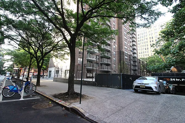 Rented by Corcoran | media 22