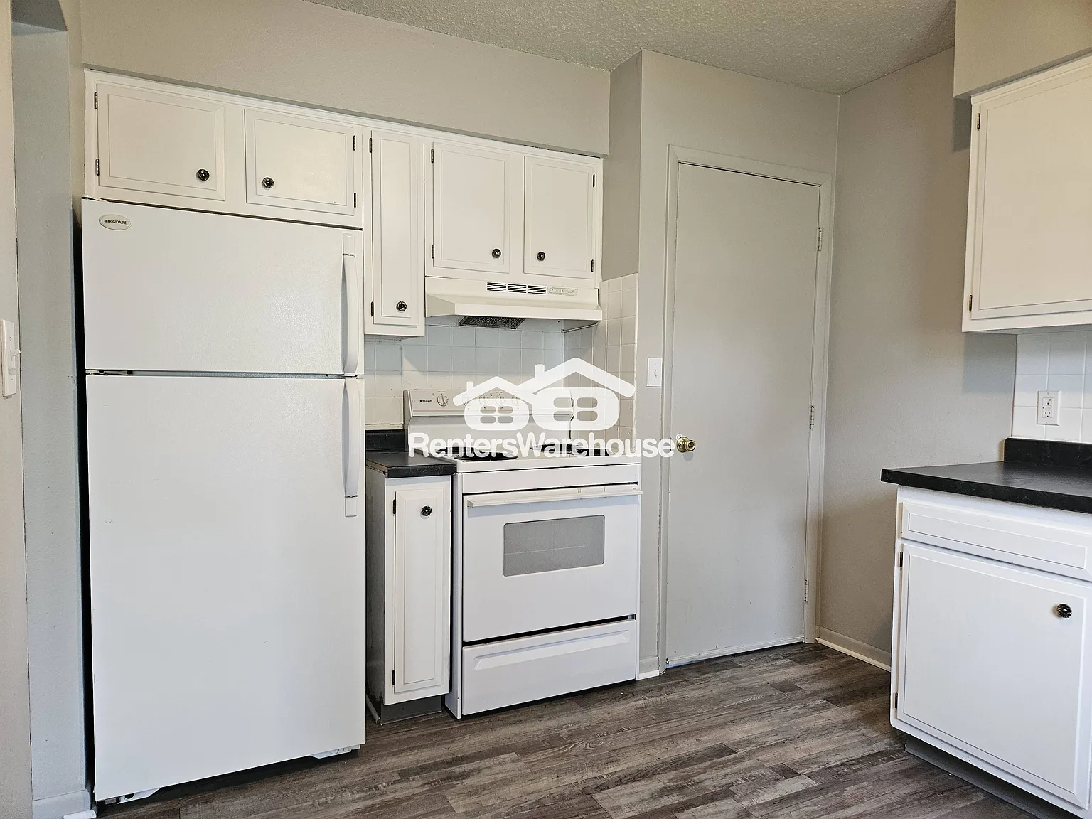 Move in Special! 2 bedroom duplex for Rent — Photo 3
