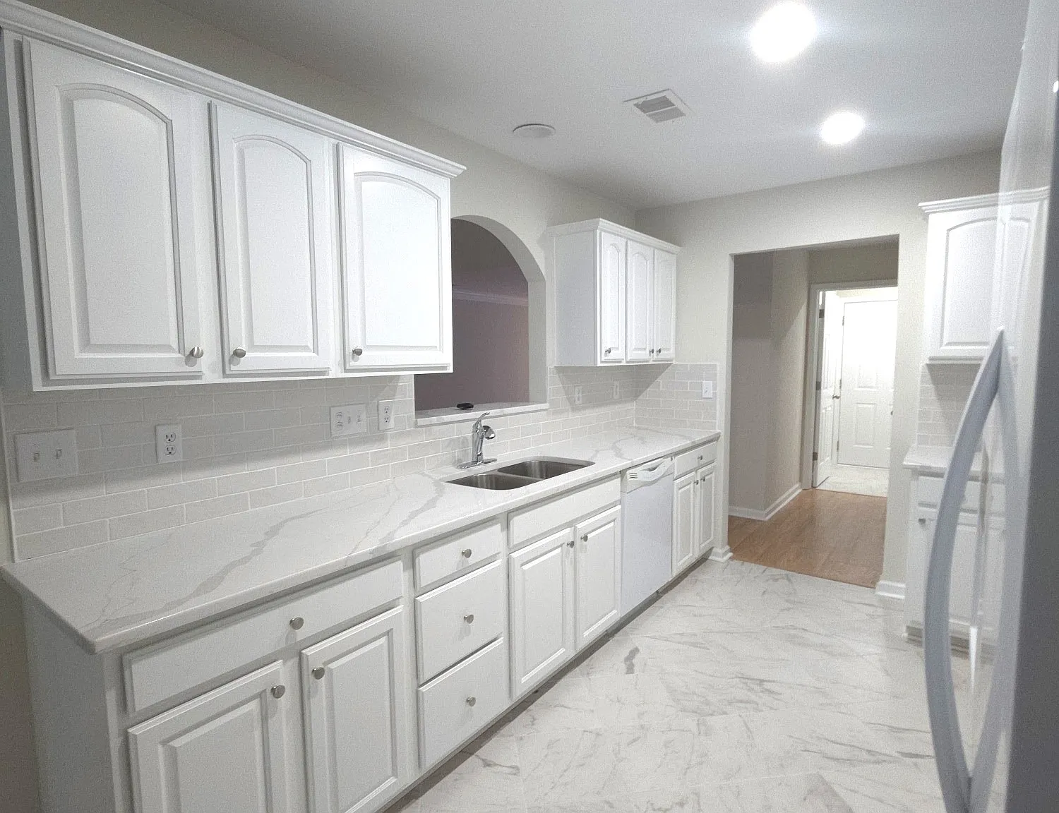 3 bed, 1926 sqft, $2,250 — Photo 4
