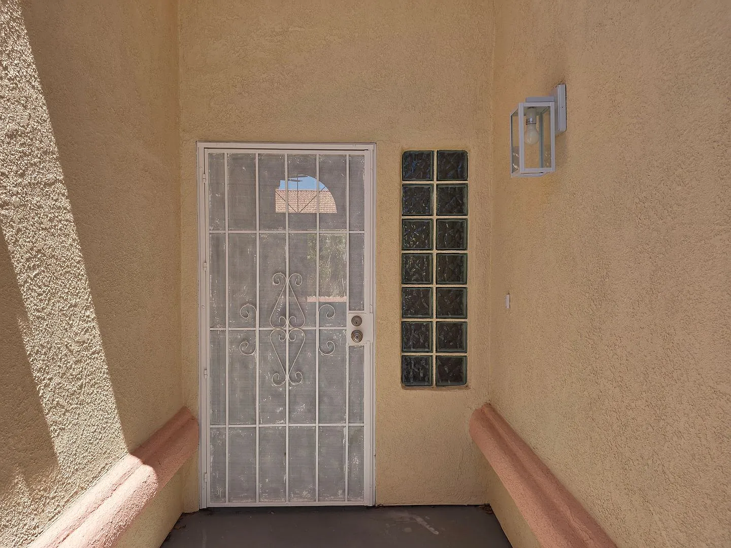 Beautifully Remodeled 3-Bedroom Home with Community Pool! — Photo 3