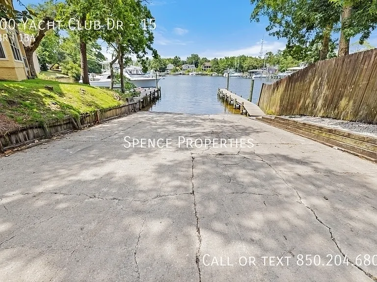 300 Yacht Club Dr #15 — Photo 41
