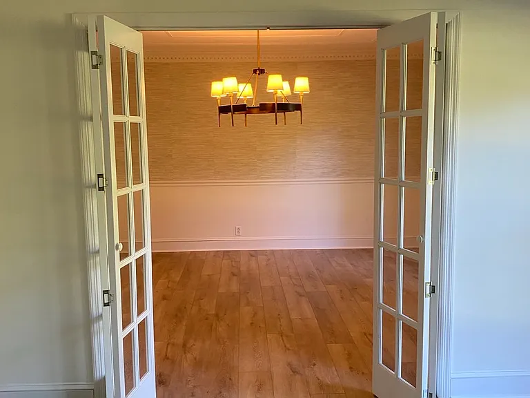6328 Laurelwood Dr — Photo 8
