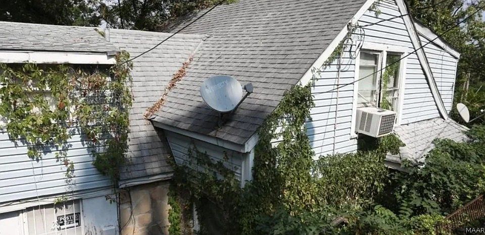 1st image of 683 Maple St