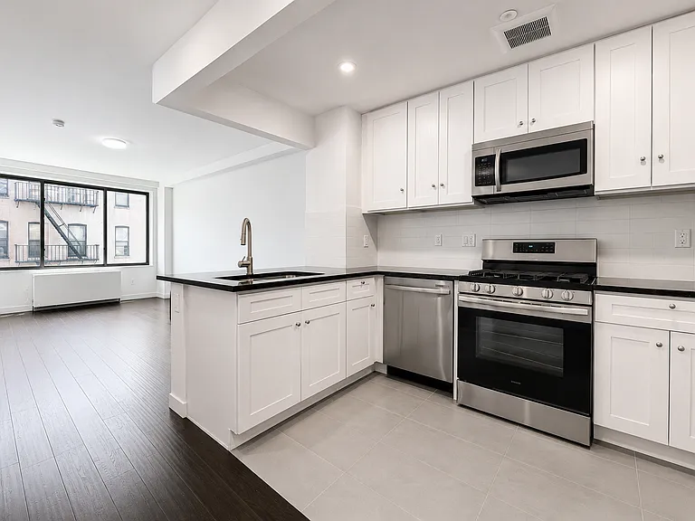 206 E 119th St #3C — Photo 3