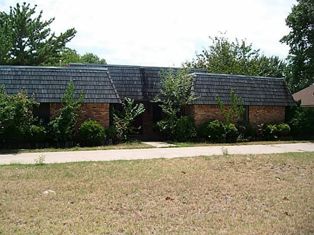 1st image of 735 Oldham Ct W