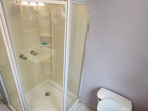 5th image of 306 W 3rd Ave #1