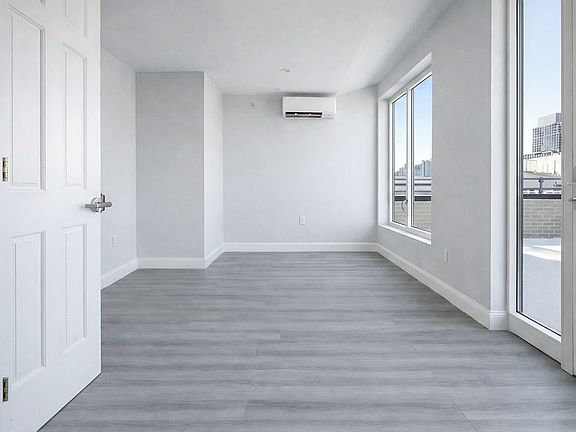 2nd image of 142 Huron St #5B
