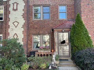 6434 84th St, Middle Village, NY 11379
