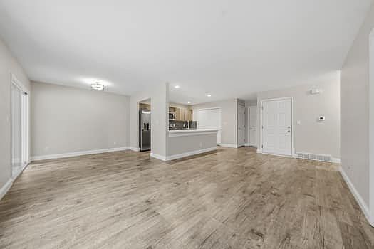 5th image of 4373 Clark St Floor 1