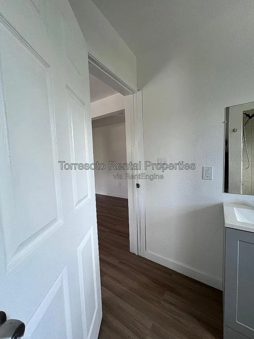 2 bed, 1.0 bath, 500 sqft, $1,100 — Photo 3