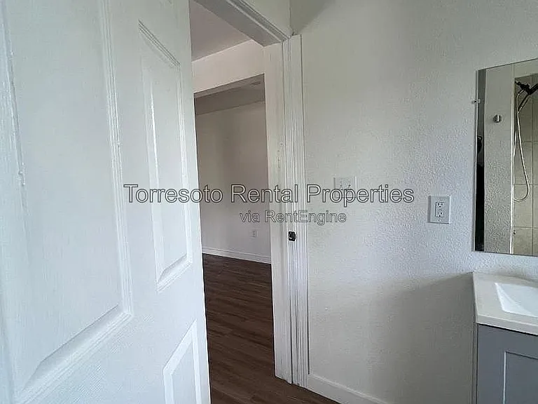 224 W Pyron Ave #C — Photo 3
