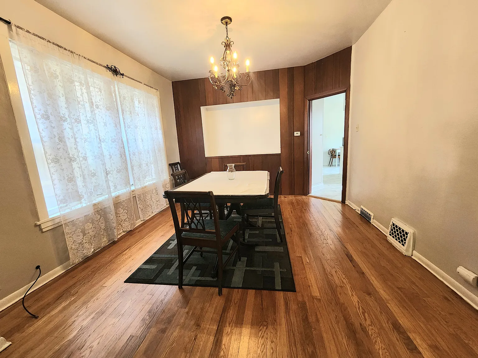 2 bed, 1400 sqft, $2,000 — Photo 3