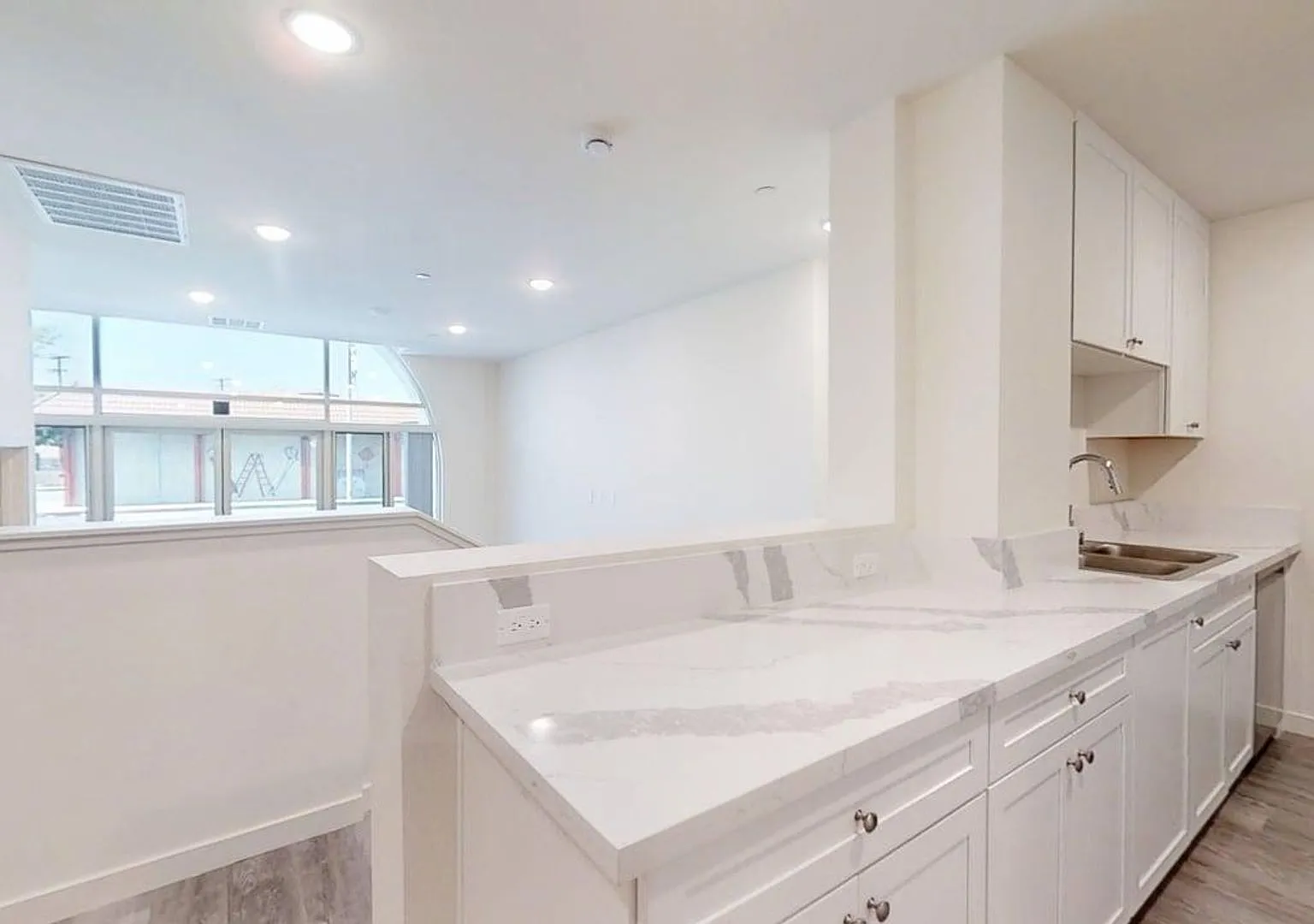 78 West Live/Work Lofts — Photo 2